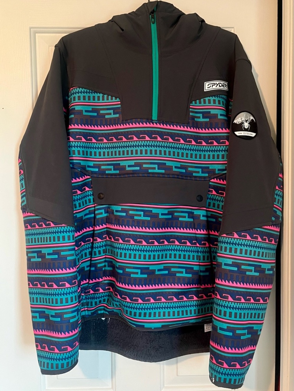 Vintage Spyder Men’s Hoodie Sweater in Black with Teal & Pink Geometric Print